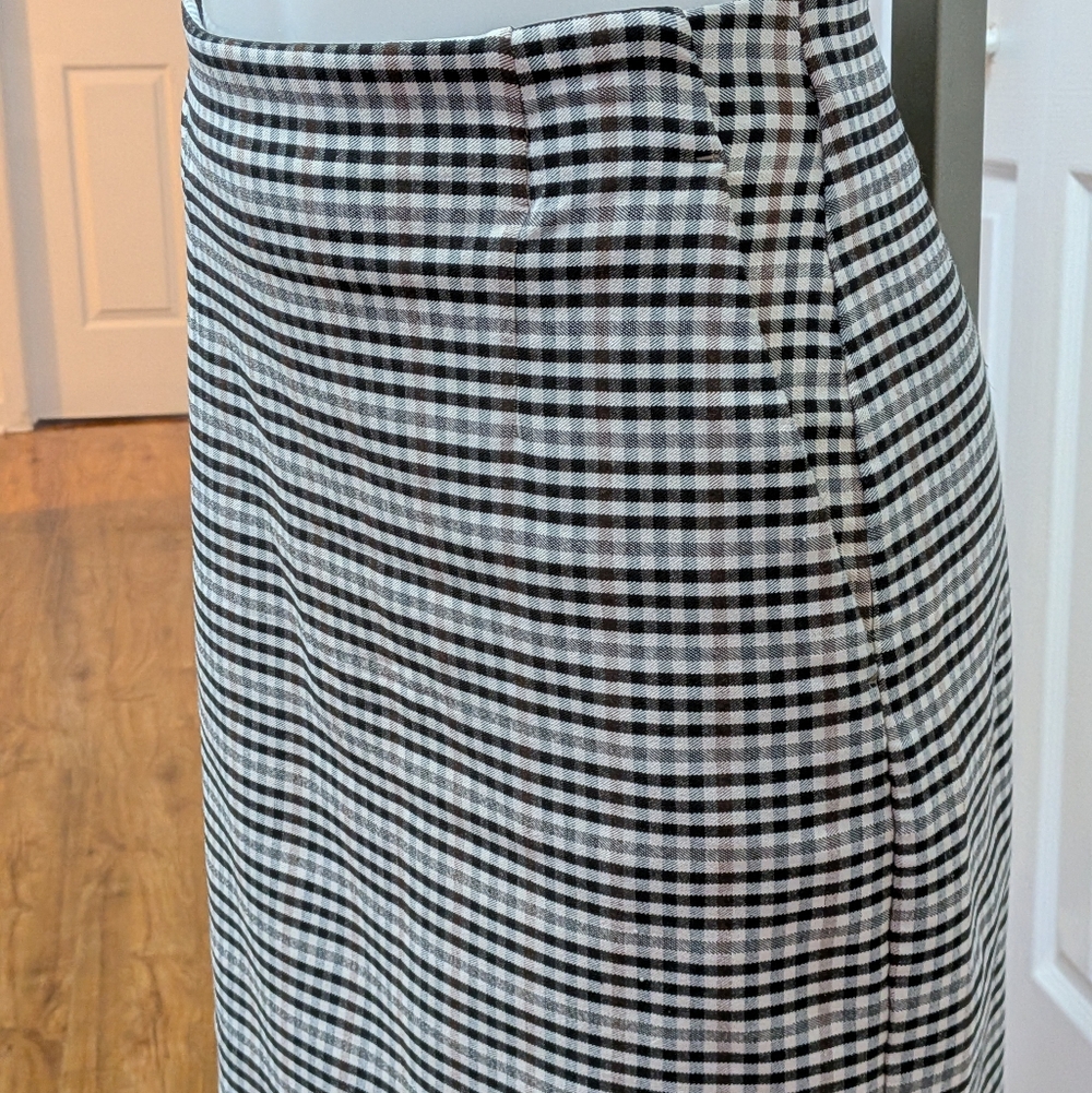 Classic Black and White Checkered Skirt